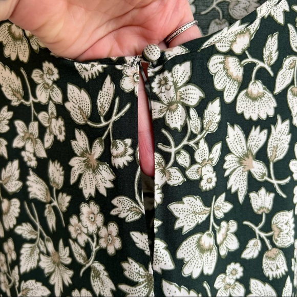 Old Navy Floral Peasant Dress NWT - Picture 2 of 7